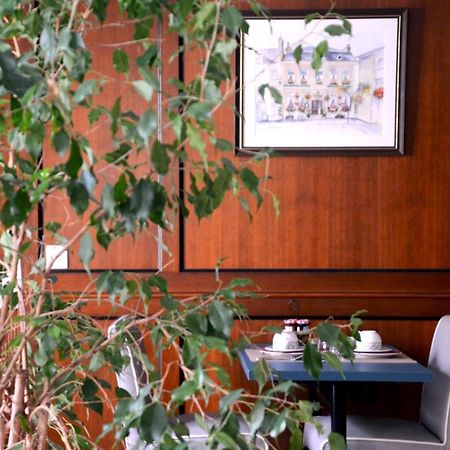 Coq Hotel Montreuil  Eksteriør billede