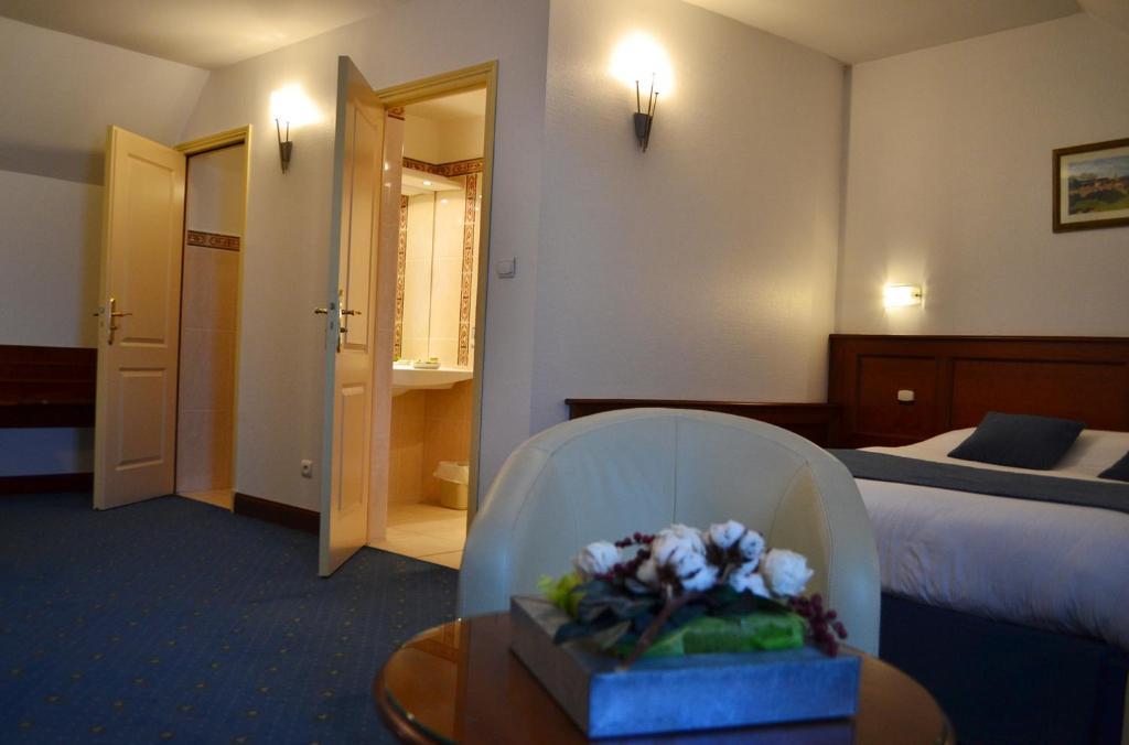 Coq Hotel Montreuil  Eksteriør billede