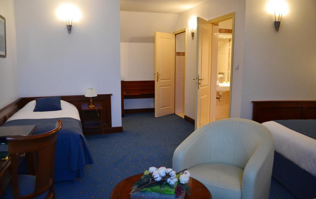Coq Hotel Montreuil  Eksteriør billede